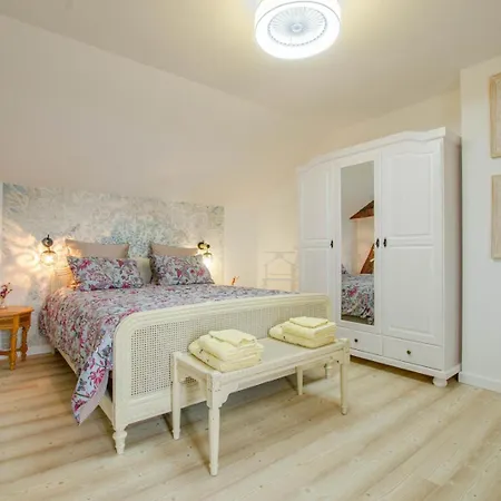 La Gentilhommiere * Villemorien